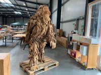Yeti Bigfoot Gartenfigur aus Teakholz - Bild 1