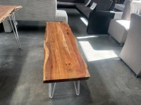 Massive Akazien-Sitzbank 160 cm mit Baumkante & Haarnadelgestell - Bild 5