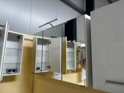 Spiegelschrank 100 cm mit LED-Lampe & Steckdose