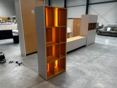Regal Kaschmir Eiche furniert mit Beleuchtung