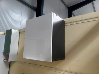 Hängeschrank HG 50 cm Schwarz/Weiß Hochglanz Neuware