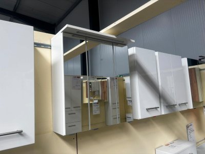Spiegelschrank 60 cm mit LED-Lampe & Steckdose