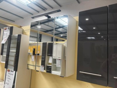 Spiegelschrank 60 cm LED Lampe Schwarz Weiß